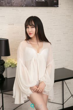 夏季短袖看见女同学乳突照片